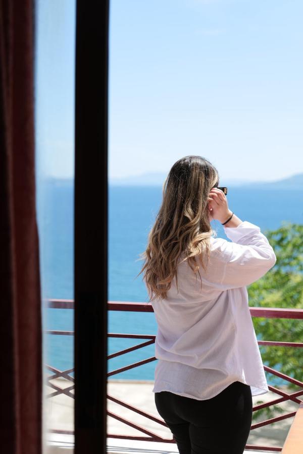 Hotel Ceka Sarandë Esterno foto