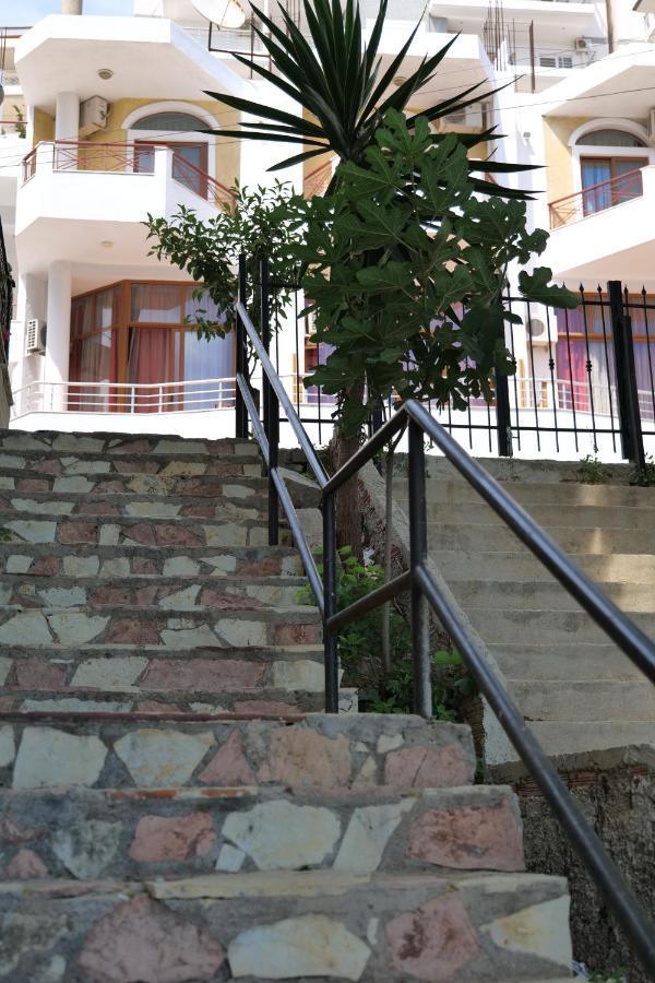 Hotel Ceka Sarandë Esterno foto