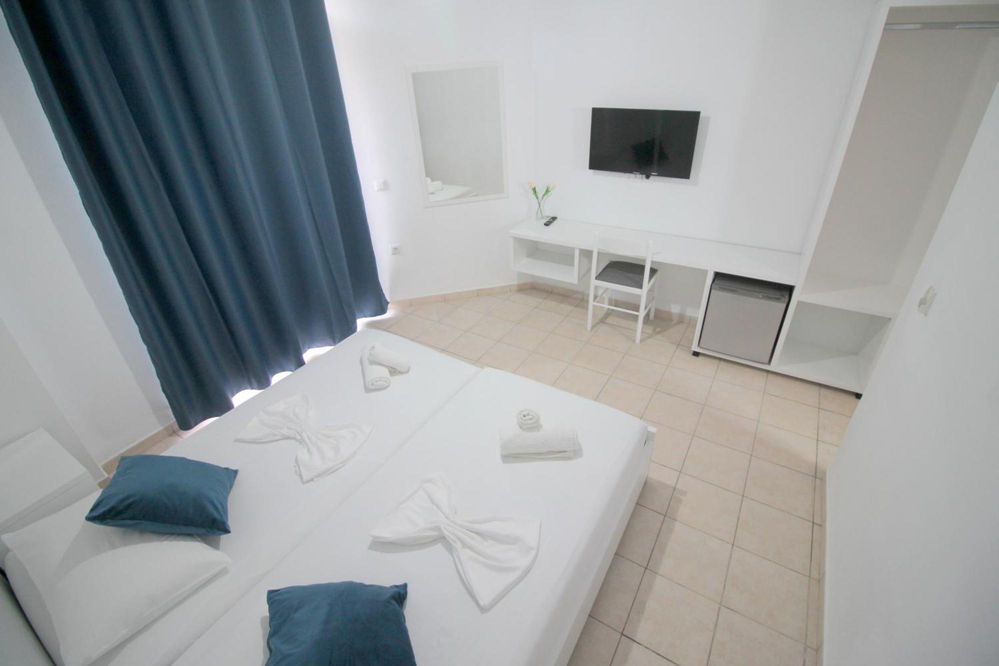 Hotel Ceka Sarandë Esterno foto