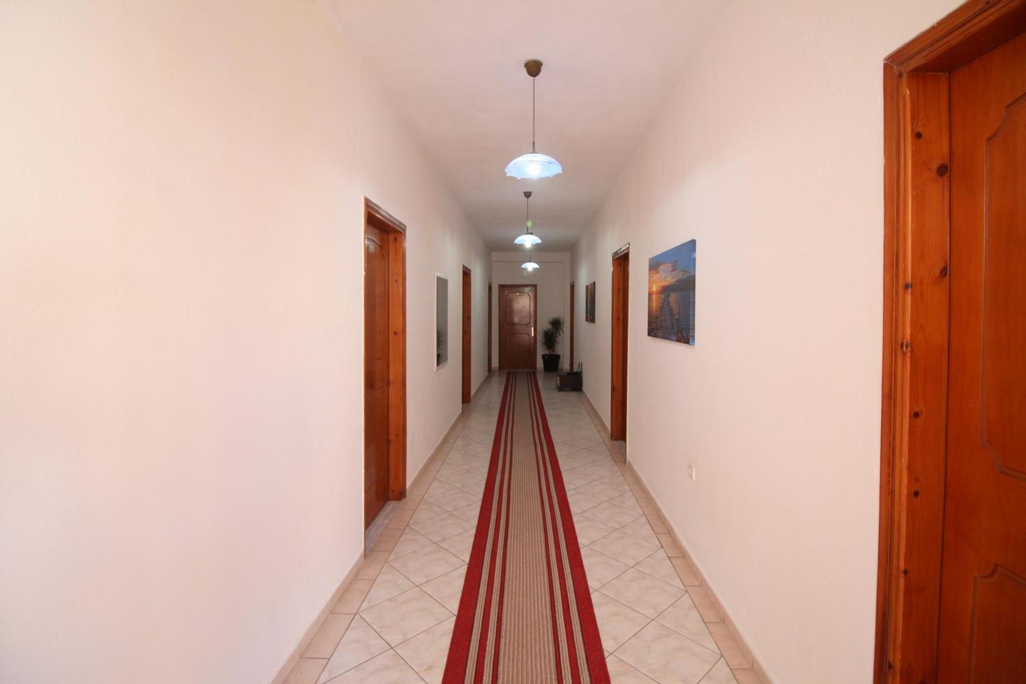 Hotel Ceka Sarandë Esterno foto