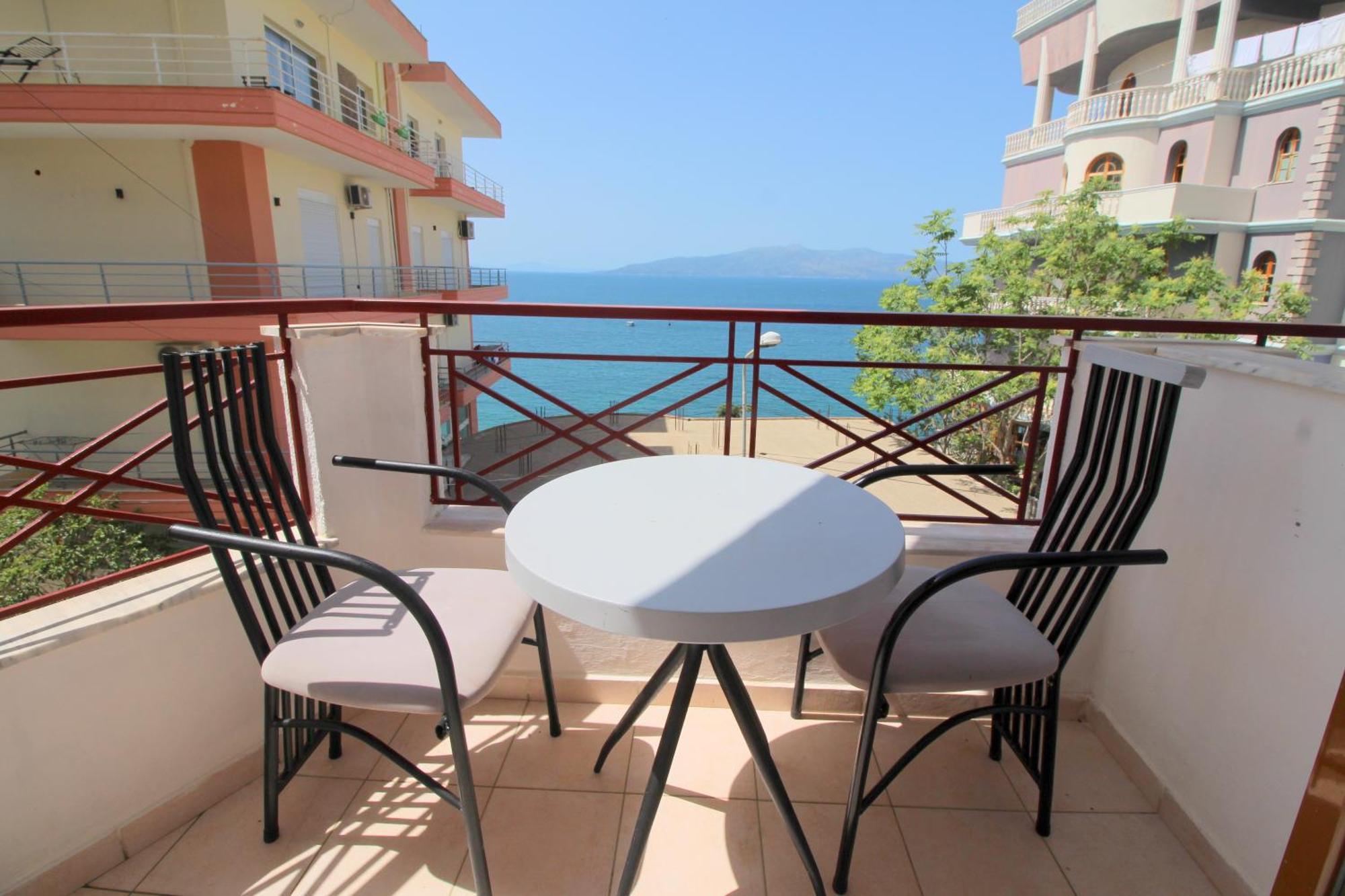Hotel Ceka Sarandë Esterno foto