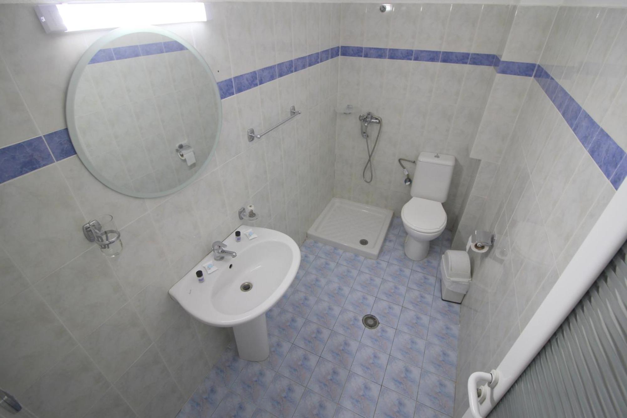 Hotel Ceka Sarandë Esterno foto