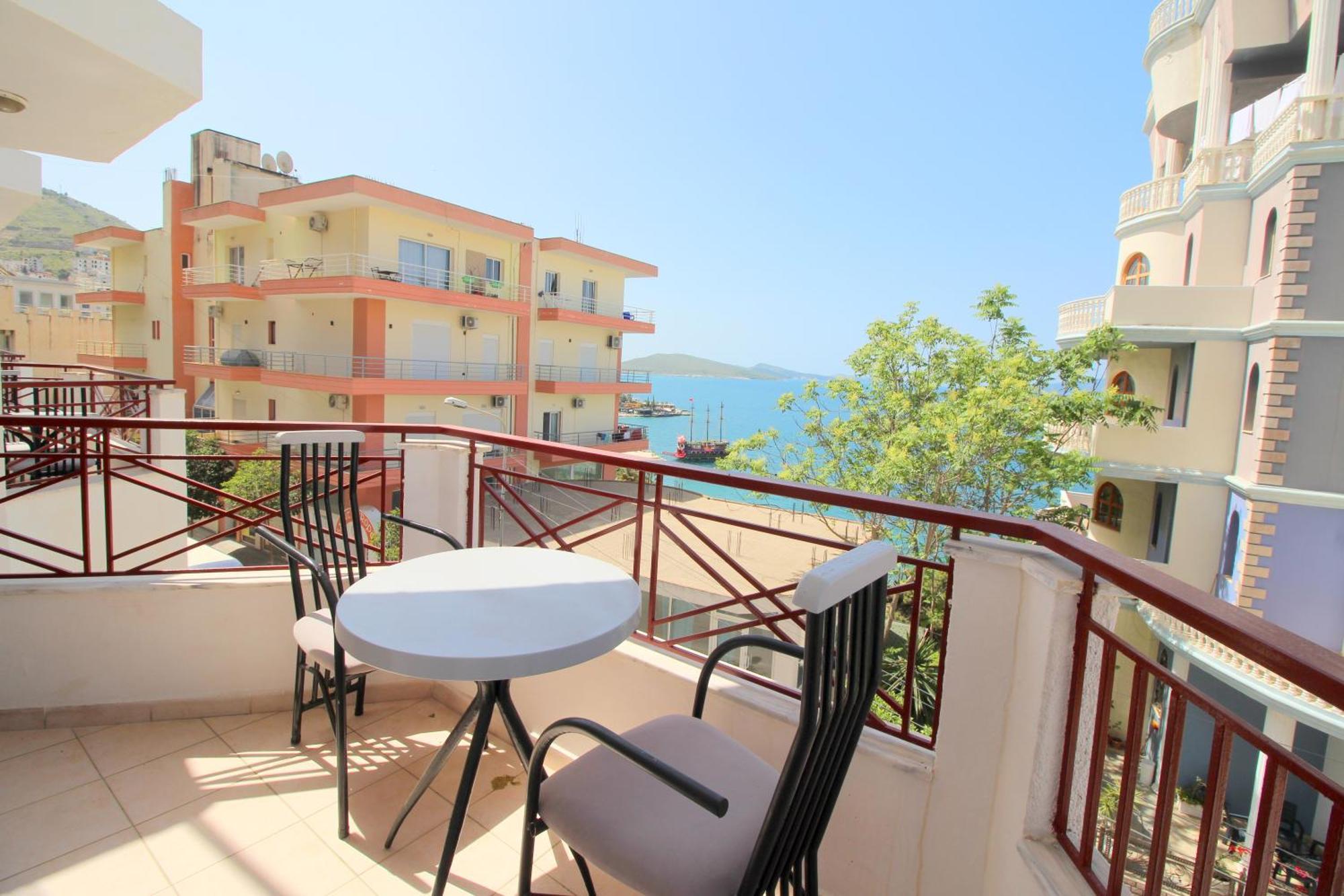 Hotel Ceka Sarandë Esterno foto