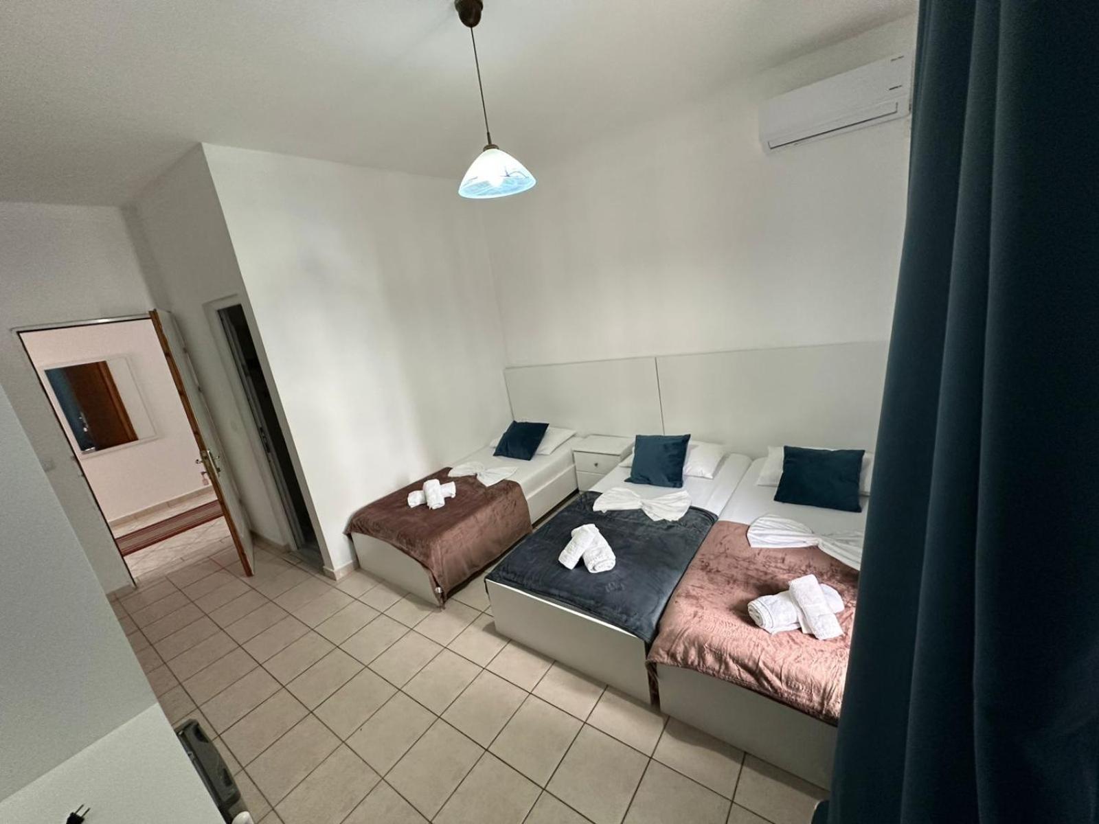 Hotel Ceka Sarandë Esterno foto