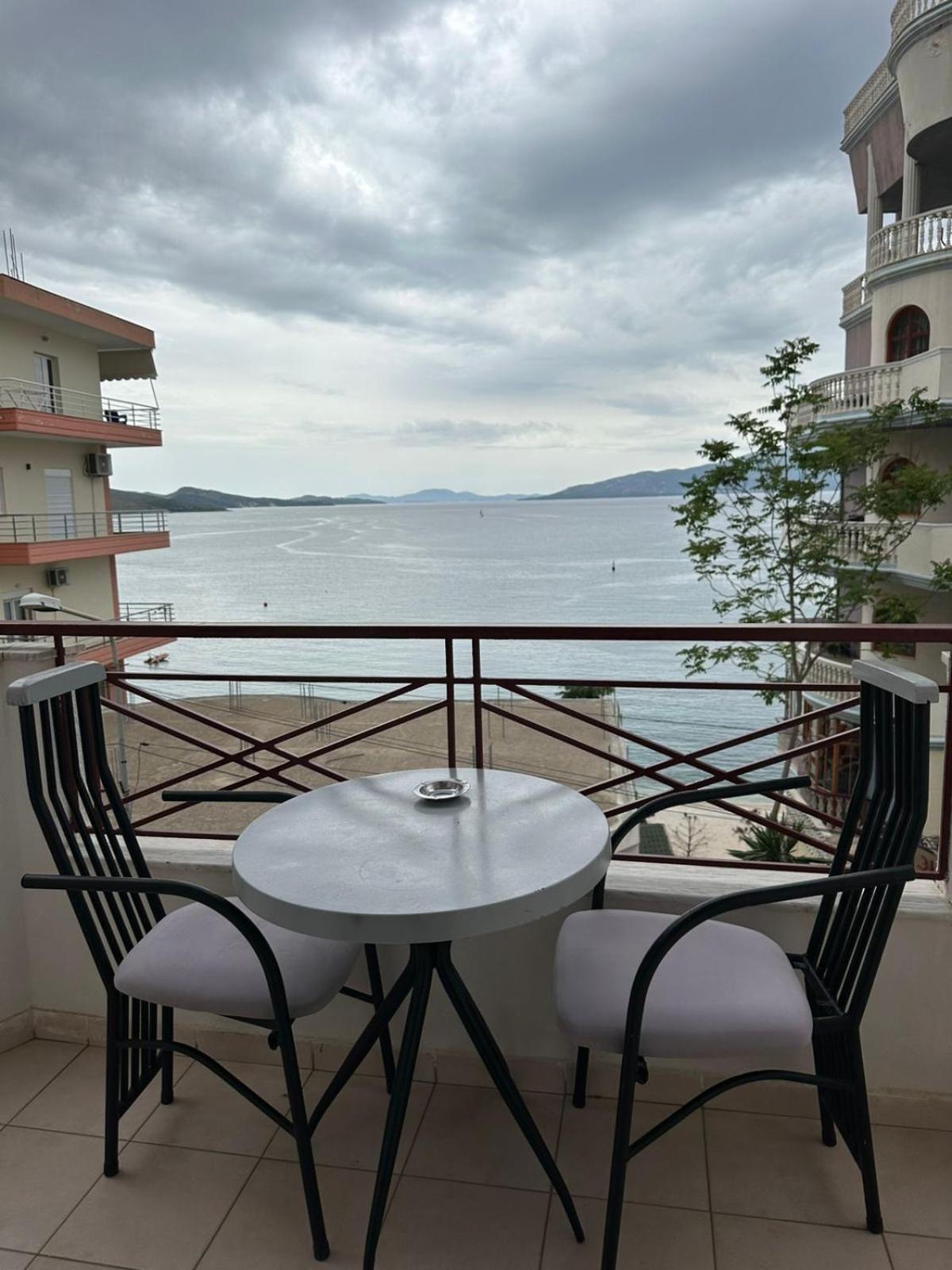 Hotel Ceka Sarandë Esterno foto